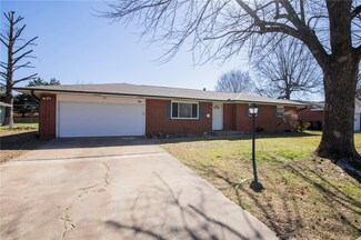 703 Dyer St, Springdale, AR 72762