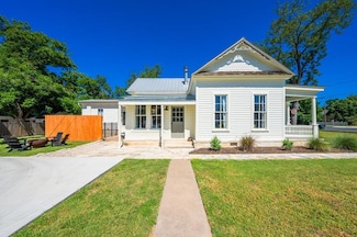 501 W San Antonio St, Fredericksburg, TX 78624