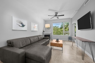 300 W Beech St Unit 204, San Diego, CA 92101