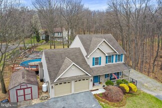 292 Forevergreen Dr, Falling Waters, WV 25419