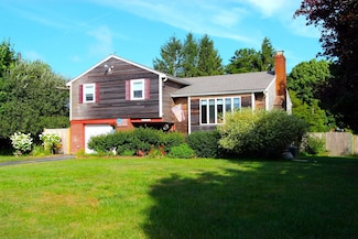 3 Aida m Cir, Sagamore Beach, MA 02562