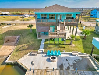942 County Road 209, Bay City, TX 77414