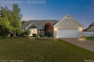 37429 Kingsburn Dr, Livonia, MI 48152