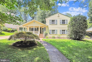 2234 Senseney Ln, Falls Church, VA 22043