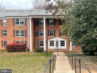 7640 Provincial Dr Unit 204, McLean, VA 22102