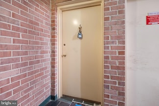 6028 Westchester Park Dr Unit T2, College Park, MD 20740