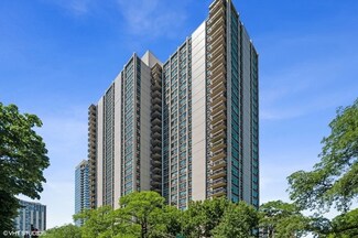 1255 N Sandburg Terrace Unit 901E, Chicago, IL 60610