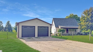 10900 S Blodgett Rd, Mc Bain, MI 49657