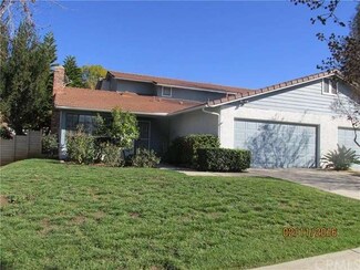 29 Sparrow Ct, Redlands, CA 92374