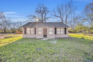 1005 N Rodeo St, Gladewater, TX 75647