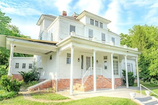 45 W Main St, Quaker City, OH 43773