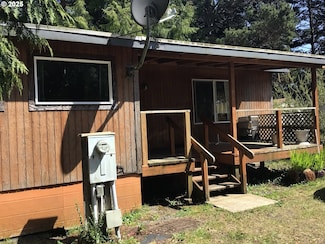 220 SE Bay St, Depoe Bay, OR 97341