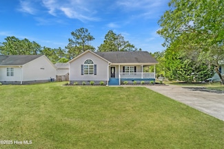 142 Burton Rd, Southport, NC 28461