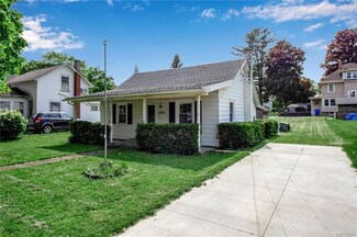 1106 Elm St, Medina, NY 14103