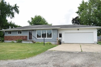 306 Wisconsin St, Fairbank, IA 50629