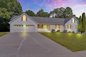 656 Blue Bird Ln, Ringgold, GA 30736