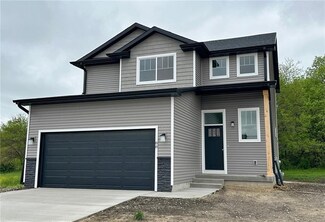 88 NE Wildflower Dr, Pleasant Hill, IA 50327