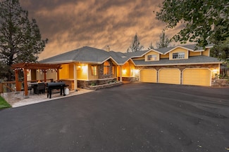 2615 Cliff Hawk Ct, Redmond, OR 97756