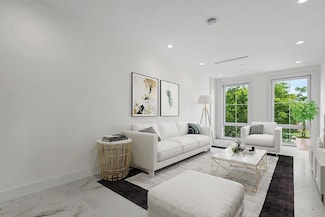 122 Palmetto St, Brooklyn, NY 11221