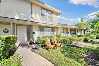 185 4th St S Unit 2, Naples, FL 34102
