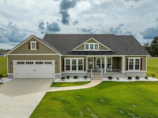8 Stone Haven Dr, Tifton, GA 31793