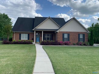 613 Dexter Ave, Albertville, AL 35950
