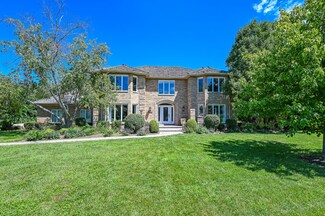 404 Midwest Club Pkwy, Oak Brook, IL 60523
