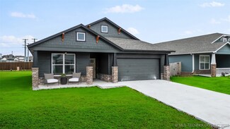 6517 S Aster Place, Broken Arrow, OK 74011