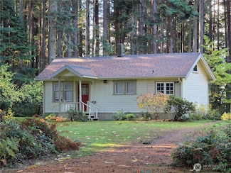 3306 S Camano Dr Unit B, Camano, WA 98282