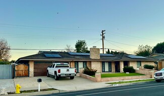 27 W Gainsborough Rd, Thousand Oaks, CA 91360