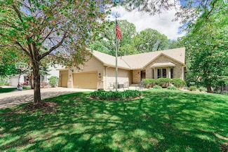 2199 Holly Ave N, Saint Paul, MN 55128