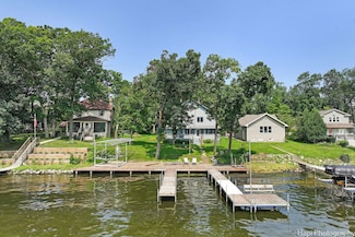 42385 N Woodbine Ave, Antioch, IL 60002