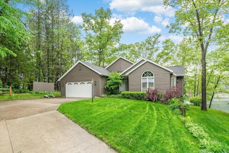5400 Laura Dr, Shelbyville, MI 49344