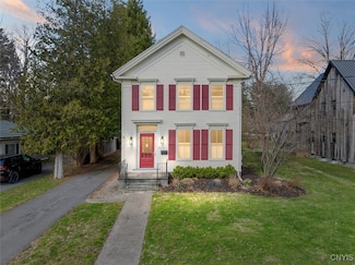 21 Hamilton St, Hamilton, NY 13346