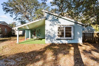225 NE 45th St, Oak Island, NC 28465