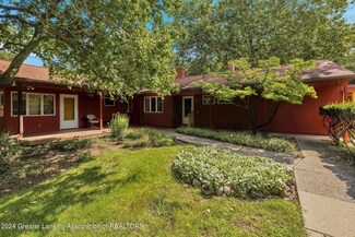 928 Lantern Hill Dr, East Lansing, MI 48823