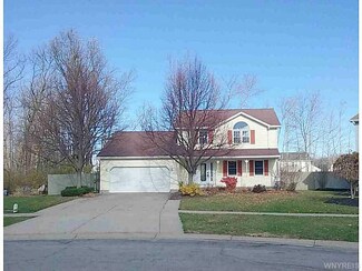 6315 Mayflower Ln, Lake View, NY 14085