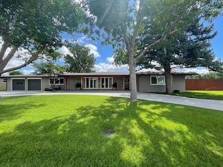 1217 Elm Ave, Dalhart, TX 79022
