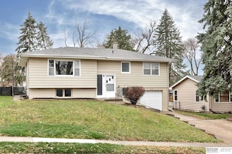 7625 Ontario St, Omaha, NE 68124