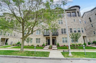 114 W Monument Ave, Dayton, OH 45402
