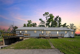 6119 28th Avenue Dr, Vinton, IA 52349