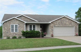 3208 Arbor Lake Dr, Saint Joseph, MO 64506