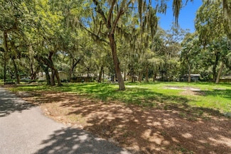 1889 Palm Dr, Fernandina Beach, FL 32034
