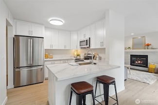 9800 Roosevelt Way NE Unit 14, Seattle, WA 98115