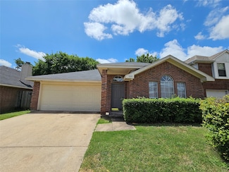 909 Simon Dr, Cedar Hill, TX 75104