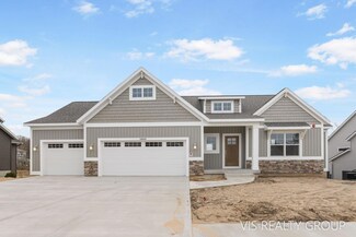 14668 Arcadia Woods Dr, Spring Lake, MI 49456