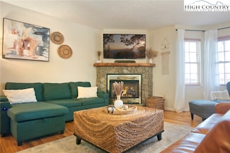 136 Deer Ridge Ln Unit 1, Blowing Rock, NC 28605