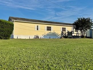 8230 Sea Breeze Dr, Chincoteague Island, VA 23336