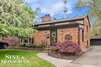 79 Cambridge Rd, Grosse Pointe Farms, MI 48236