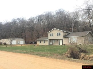 48410 48410 Old River Bluff Rd, St. Peter, MN 56082